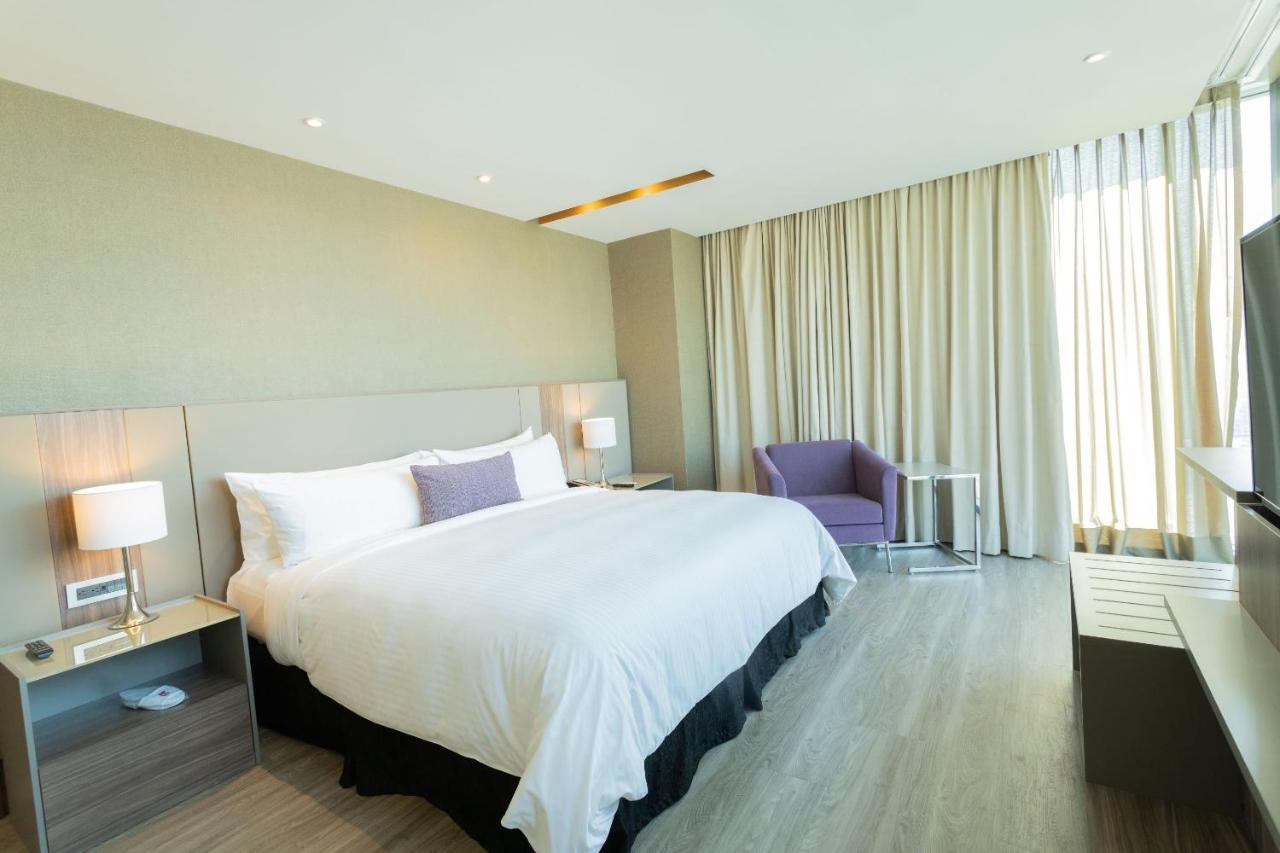 ホテル Camino Real Fashion Drive Monterrey サン・ペドロ・ガルサ・ガルシーア エクステリア 写真 A bedroom at the hotel