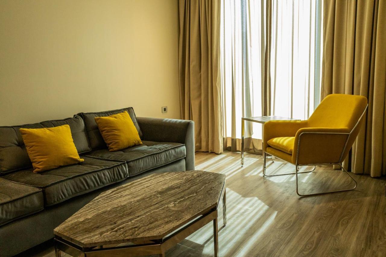 ホテル Camino Real Fashion Drive Monterrey サン・ペドロ・ガルサ・ガルシーア エクステリア 写真 A living room at the hotel